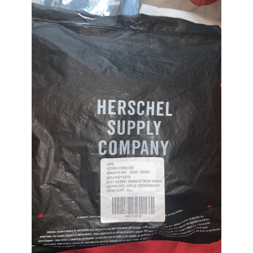 Unisex Herschel Cruz Crossbody Camo Bag - Picture 9 of 9